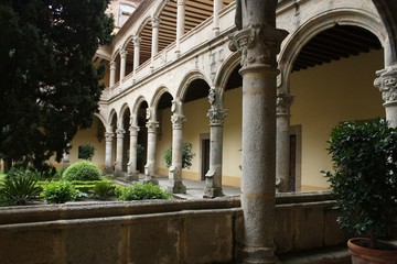 CLAUSTRO DEL MONASTERIO DE YUSTE