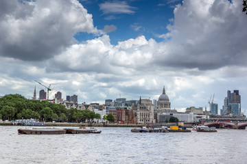 Obraz na płótnie Canvas Pamazing Panorama of Thames river and City of London, Great Britain
