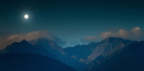 Fototapeta na wymiar Starry sky in the mountains.