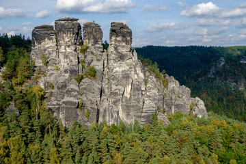 Fototapeta na wymiar Nationalpark sächsische Schweiz Elbsandsteingebirge Bastei