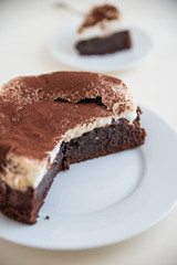 Schokoladentorte mit Baiserhaube 