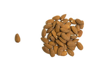 Mandeln auf weißem Hintergrund