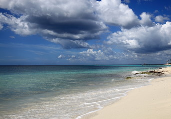 plage et lagon des Caraïbes