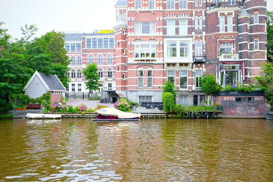 Dockings between Museumbrug channels, Amsterdam