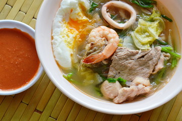 seafood and pork sukiyaki soup and sauce