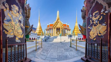 Wat Phra Kaew Ancient temple in bangkok Thailand - obrazy, fototapety, plakaty
