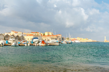 Obraz premium Chania. Fishing boats and yachts in the harbor.