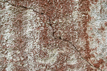 Трещина на стене