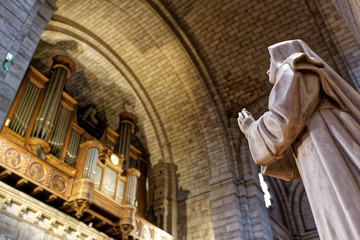 Vierge et l'orgue