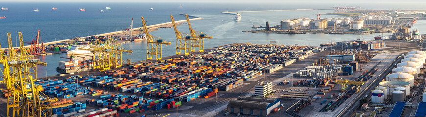 Fototapeta premium Port in Barcelona