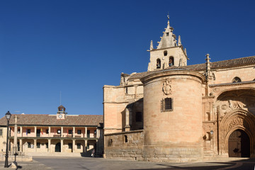 Fototapeta na wymiar Main square and Magdalena church, Torrelaguna, Madrid province, Spain