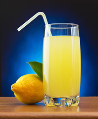lemonade and lemon