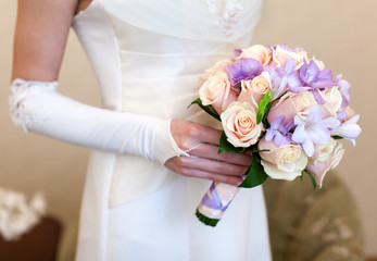 beige roses and lilac irises bouquet