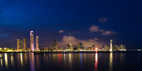 Fototapeta na wymiar Night fall in Panama City, Panama