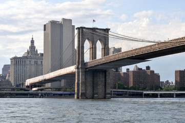 Obraz premium Brooklyn Bridge over East River