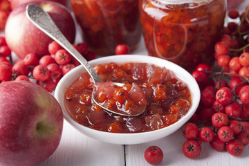 Jam of rowan  and apples