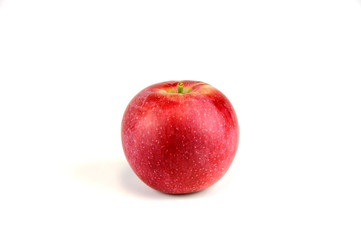Fototapeta na wymiar close up on red apple isolated on white background