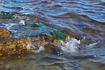 Cala en la costa de l'Ampolla, Cataluña (España)