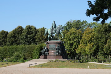Ein Friedrich Franz Denkmal