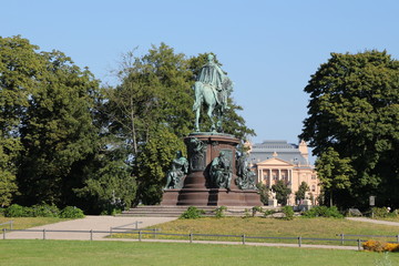 Ein Friedrich Franz Denkmal