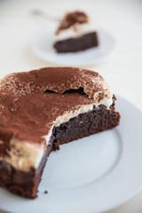 Schokoladentorte mit Baiserhaube 