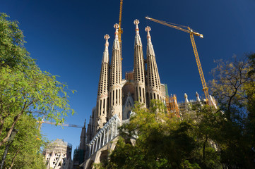 Basilica and Expiatory Church
of the Holy Family