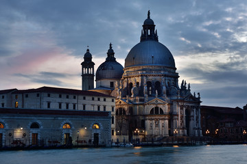 Plakat Canal Grande mit Santa Maria della Salute bei Nacht | Venedig