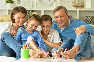 Portrait of happy family painting