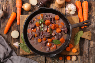 beef,carrot and wine sauce
