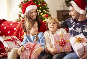 Obraz na płótnie Canvas Christmas holidays with family at home