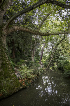Jardin des Plantes public garden park in Toulouse France © CarloSanchezPereyra