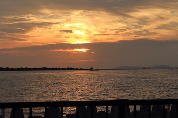 大阪湾の夕暮れ