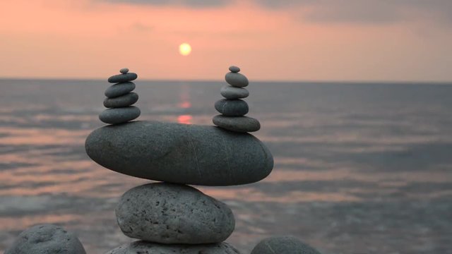 denizde g&uuml;ndoğumu ve zen taşları