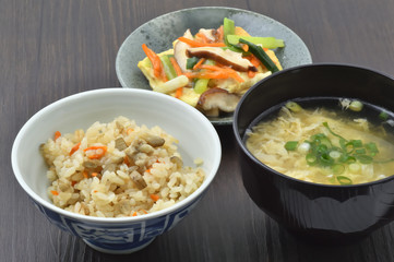 日本料理の食卓
