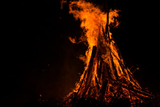 Osterfeuer in Hamburg-Blankenese