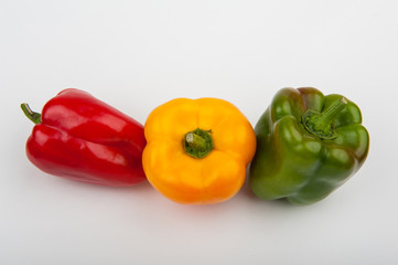 Сладкий болгарский перец на белом фоне