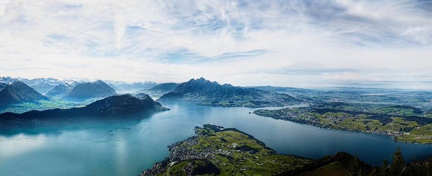 View of the Vierwaldst&auml;ttersee from the Viewing Platform &ldquo;K&auml;nzeli&ldquo;