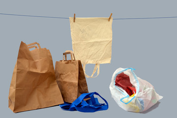 Plastiktüte, Stoffbeutel oder Papiertragetasche