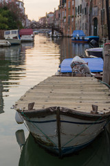Fototapeta na wymiar Quiet dawn canal scene