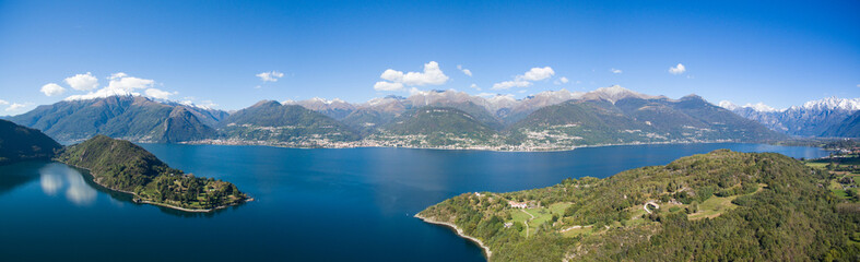 Fototapeta na wymiar Vista aerea sul lago di Como - Baia di Piona 