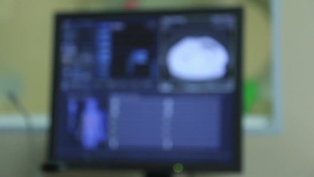 The Docter launches an MRI scannner CT