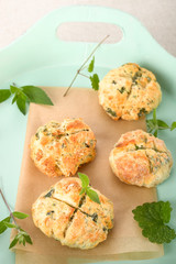 Brötchen mit Kräutern