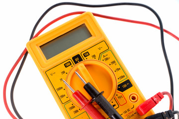 Multimeter / Multimeter auf einem weißen Hintergrund