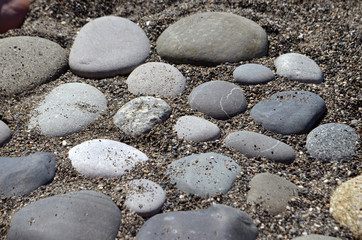 камни на берегу моря