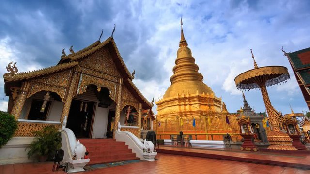 Wat Phrathat Hariphunchai Voramahvihan Landmark Temple of Lumphun, Thailand 4K Time Lapse