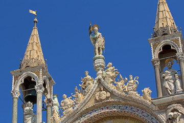 Fototapeta premium Architectural fragment of Patriarchal Cathedral Basilica