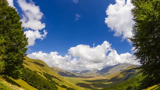timelapse - castelluccio di norcia - umbria - italia