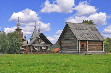 Fototapeta na wymiar Russian hut of the 18th century