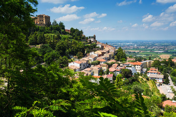 Fototapeta na wymiar landscape with roofs of houses in small tuscan town in province