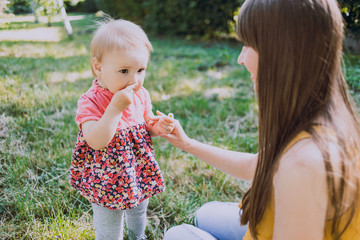 mom and daughter